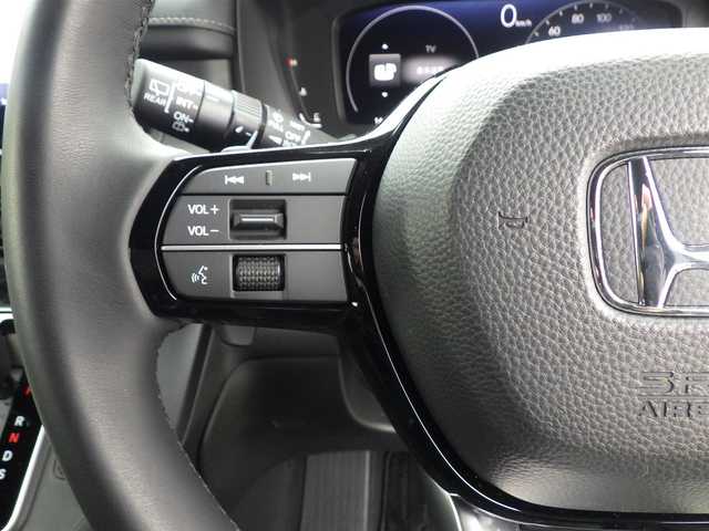 ホンダ ステップワゴン スパーダ 千葉県 2023(令5)年 1.4万km プラチナホワイトパール ホンダセンシング/・衝突軽減ブレーキ（CMBS）/・車線維持支援システム（LKAS）/・アダプティブクルーズコントロール（ACC）/・後方誤発進抑制機能/・誤発進抑制機能/・ブラインドスポットインフォメーション/パワーバックドア/両側パワースライドドア/11.4インチホンダコネクトナビ/地デジTV/【DVD/CD再生機能　Bluetooth接続】/バックカメラ/ドライブレコーダー（前後撮）/ハーフレザーシート/後席オットマン/革巻きステアリング/ステアリングスイッチ/パドルシフト/コーナーセンサー/純正16インチアルミホイル/サイド/カーテンエアバッグ/Honda スマートキー