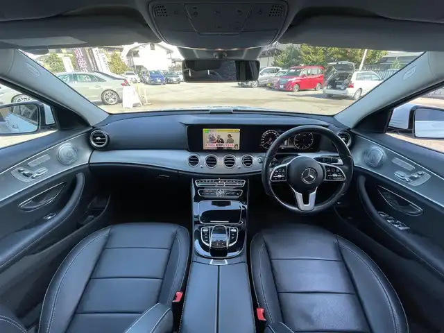 メルセデス・ベンツ Ｅ２２０ｄ ステーションワゴンアバンギャルド 栃木県 2020(令2)年 6.7万km ポーラホワイト エクスクルーシブパッケージ/├Burmesterサラウンドシステム/├エアバランスパッケージ（パヒュームアトマイザー）/├シートヒーター後席/└ヘッドアップディスプレイ/パノラミックスライディングルーフ/AGILITY CONTROLサスペンション/リヤエアサスペンション/本革シート（グレーステッチ）/レーダーセーフティパッケージ/├ディストロニック/├アクティブステアリングアシスト/├PRE-SAFEブレーキ/├アクティブブラインドスポット/└アクティブレーンキープ/全方位カメラ/パークトロニック/リアクロストラフィック/LEDヘッドライト/パワーシート/12．3インチコックピットディスプレイ/電動チルト＆テレスコピックステアリング/パワーテールゲート/アンビエントライト64色/HDDナビゲーション/フルセグTV/ETC2.0