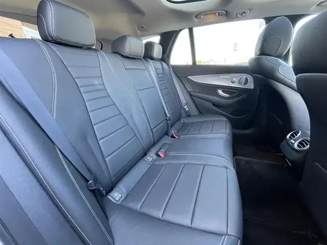 メルセデス・ベンツ Ｅ２２０ｄ ステーションワゴンアバンギャルド 栃木県 2020(令2)年 6.7万km ポーラホワイト エクスクルーシブパッケージ/├Burmesterサラウンドシステム/├エアバランスパッケージ（パヒュームアトマイザー）/├シートヒーター後席/└ヘッドアップディスプレイ/パノラミックスライディングルーフ/AGILITY CONTROLサスペンション/リヤエアサスペンション/本革シート（グレーステッチ）/レーダーセーフティパッケージ/├ディストロニック/├アクティブステアリングアシスト/├PRE-SAFEブレーキ/├アクティブブラインドスポット/└アクティブレーンキープ/全方位カメラ/パークトロニック/リアクロストラフィック/LEDヘッドライト/パワーシート/12．3インチコックピットディスプレイ/電動チルト＆テレスコピックステアリング/パワーテールゲート/アンビエントライト64色/HDDナビゲーション/フルセグTV/ETC2.0