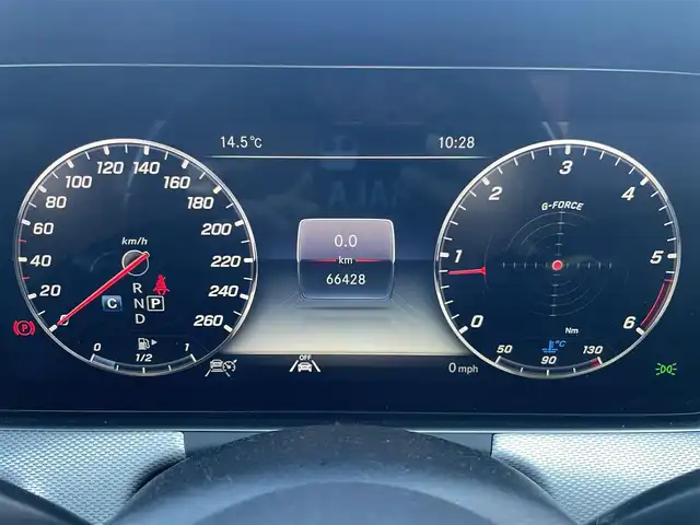 メルセデス・ベンツ Ｅ２２０ｄ ステーションワゴンアバンギャルド 栃木県 2020(令2)年 6.7万km ポーラホワイト エクスクルーシブパッケージ/├Burmesterサラウンドシステム/├エアバランスパッケージ（パヒュームアトマイザー）/├シートヒーター後席/└ヘッドアップディスプレイ/パノラミックスライディングルーフ/AGILITY CONTROLサスペンション/リヤエアサスペンション/本革シート（グレーステッチ）/レーダーセーフティパッケージ/├ディストロニック/├アクティブステアリングアシスト/├PRE-SAFEブレーキ/├アクティブブラインドスポット/└アクティブレーンキープ/全方位カメラ/パークトロニック/リアクロストラフィック/LEDヘッドライト/パワーシート/12．3インチコックピットディスプレイ/電動チルト＆テレスコピックステアリング/パワーテールゲート/アンビエントライト64色/HDDナビゲーション/フルセグTV/ETC2.0