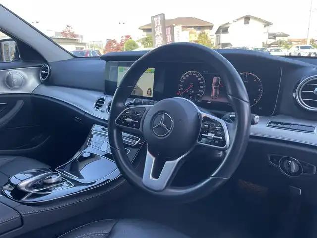 メルセデス・ベンツ Ｅ２２０ｄ ステーションワゴンアバンギャルド 栃木県 2020(令2)年 6.7万km ポーラホワイト エクスクルーシブパッケージ/├Burmesterサラウンドシステム/├エアバランスパッケージ（パヒュームアトマイザー）/├シートヒーター後席/└ヘッドアップディスプレイ/パノラミックスライディングルーフ/AGILITY CONTROLサスペンション/リヤエアサスペンション/本革シート（グレーステッチ）/レーダーセーフティパッケージ/├ディストロニック/├アクティブステアリングアシスト/├PRE-SAFEブレーキ/├アクティブブラインドスポット/└アクティブレーンキープ/全方位カメラ/パークトロニック/リアクロストラフィック/LEDヘッドライト/パワーシート/12．3インチコックピットディスプレイ/電動チルト＆テレスコピックステアリング/パワーテールゲート/アンビエントライト64色/HDDナビゲーション/フルセグTV/ETC2.0