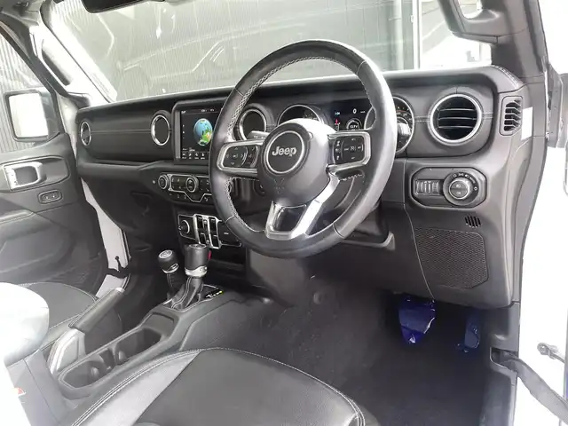 クライスラー・ジープ ジープ ラングラー アンリミテッド サハラ 香川県 2020(令2)年 3.7万km 白 自動ブレーキ/BSM/純正ナビ/CarPlay/BT/USB/AUX/ACC/コーナーセンサー/F/Rドライブレコーダー/アイドリングストップ/スマートキー/LEDヘッドライト/ヒルスタートアシスト/ブラックレザーシート