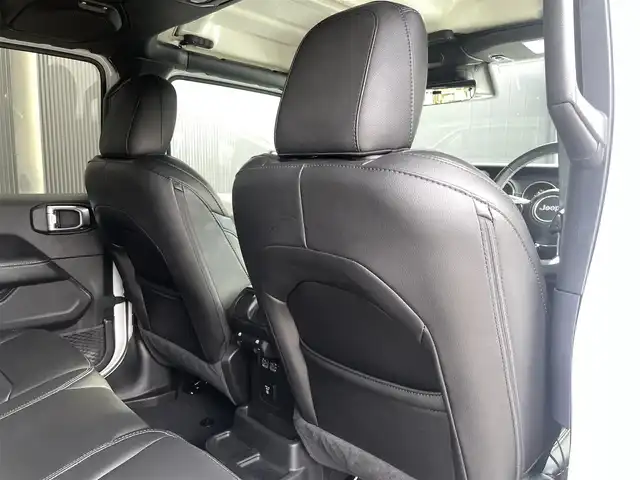 クライスラー・ジープ ジープ ラングラー アンリミテッド サハラ 香川県 2020(令2)年 3.7万km 白 自動ブレーキ/BSM/純正ナビ/CarPlay/BT/USB/AUX/ACC/コーナーセンサー/F/Rドライブレコーダー/アイドリングストップ/スマートキー/LEDヘッドライト/ヒルスタートアシスト/ブラックレザーシート