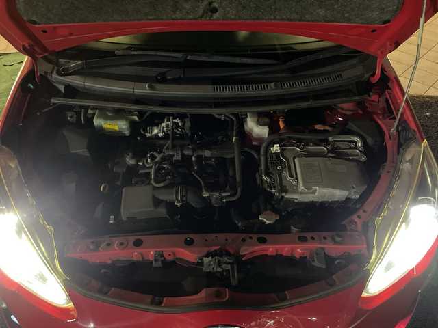 トヨタ アクア S 埼玉県 2016(平28)年 10.5万km スーパーレッドⅤ トヨタセーフティーセンス /純正メモリナビ　/　　CD/BT/ワンセグ /バックカメラ /HIDオートライト /シートヒーター /ステアリングスイッチ