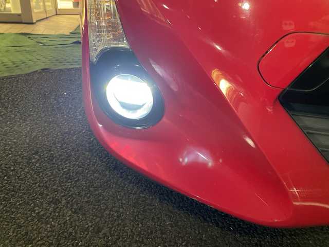 トヨタ アクア S 埼玉県 2016(平28)年 10.5万km スーパーレッドⅤ トヨタセーフティーセンス /純正メモリナビ　/　　CD/BT/ワンセグ /バックカメラ /HIDオートライト /シートヒーター /ステアリングスイッチ