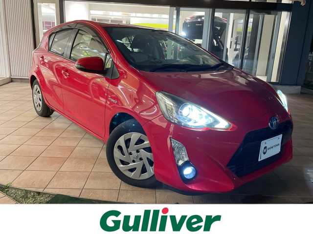 トヨタ アクア S 埼玉県 2016(平28)年 10.5万km スーパーレッドⅤ トヨタセーフティーセンス /純正メモリナビ　/　　CD/BT/ワンセグ /バックカメラ /HIDオートライト /シートヒーター /ステアリングスイッチ