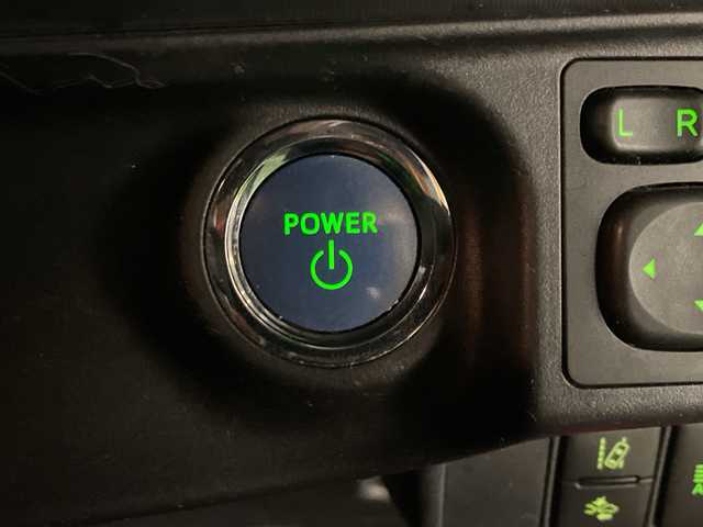 トヨタ アクア S 埼玉県 2016(平28)年 10.5万km スーパーレッドⅤ トヨタセーフティーセンス /純正メモリナビ　/　　CD/BT/ワンセグ /バックカメラ /HIDオートライト /シートヒーター /ステアリングスイッチ