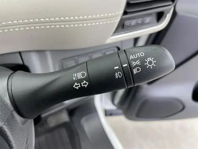 日産 セレナ ハイウェイスター V 富山県 2021(令3)年 5.9万km ブリリアントホワイトパール 2トーン 純正10型ナビ（AM/FM/BT/DVD/フルセグ）/全方位カメラ/純正11型後席モニター/ドライブレコーダー/ETC/両側パワースライドドア/ブラインドスポットモニター/衝突被害軽減システム/レーダークルーズコントロール/レーンキープアシスト/コーナーセンサー/横滑り防止装置/アイドリングストップ/デジタルインナーミラー/オートホールド付電子パーキング/純正アルミホイール/純正フロアマット/オートLEDライト/スマートキー/スペアキー