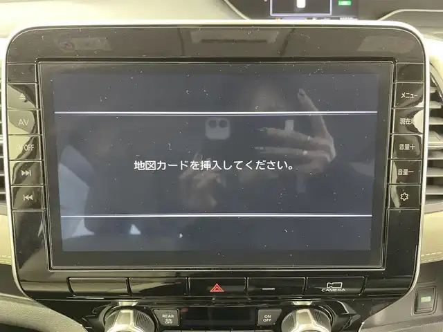 日産 セレナ ハイウェイスター V 富山県 2021(令3)年 5.9万km ブリリアントホワイトパール 2トーン 純正10型ナビ（AM/FM/BT/DVD/フルセグ）/全方位カメラ/純正11型後席モニター/ドライブレコーダー/ETC/両側パワースライドドア/ブラインドスポットモニター/衝突被害軽減システム/レーダークルーズコントロール/レーンキープアシスト/コーナーセンサー/横滑り防止装置/アイドリングストップ/デジタルインナーミラー/オートホールド付電子パーキング/純正アルミホイール/純正フロアマット/オートLEDライト/スマートキー/スペアキー