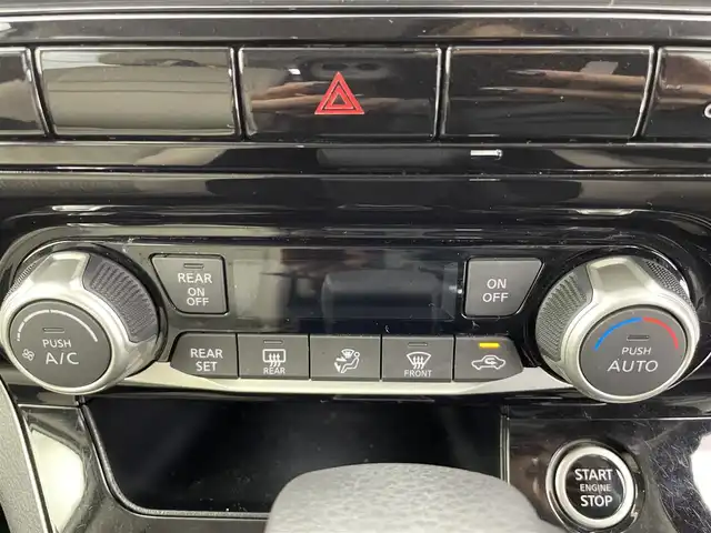 日産 セレナ ハイウェイスター V 富山県 2021(令3)年 5.9万km ブリリアントホワイトパール 2トーン 純正10型ナビ（AM/FM/BT/DVD/フルセグ）/全方位カメラ/純正11型後席モニター/ドライブレコーダー/ETC/両側パワースライドドア/ブラインドスポットモニター/衝突被害軽減システム/レーダークルーズコントロール/レーンキープアシスト/コーナーセンサー/横滑り防止装置/アイドリングストップ/デジタルインナーミラー/オートホールド付電子パーキング/純正アルミホイール/純正フロアマット/オートLEDライト/スマートキー/スペアキー