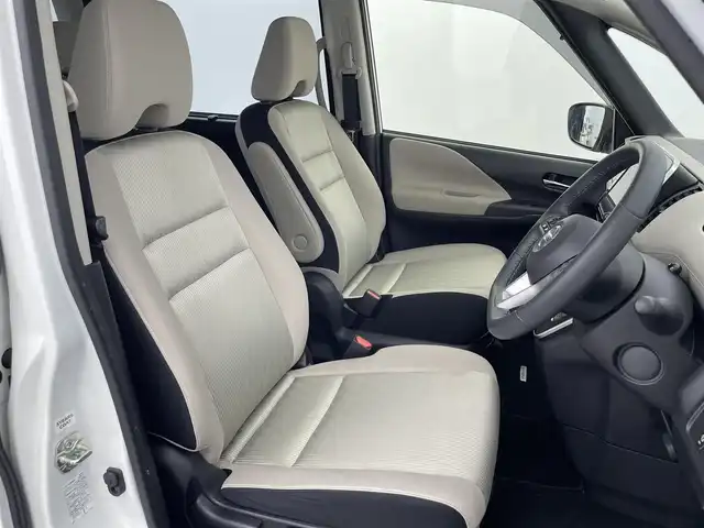 日産 セレナ ハイウェイスター V 富山県 2021(令3)年 5.9万km ブリリアントホワイトパール 2トーン 純正10型ナビ（AM/FM/BT/DVD/フルセグ）/全方位カメラ/純正11型後席モニター/ドライブレコーダー/ETC/両側パワースライドドア/ブラインドスポットモニター/衝突被害軽減システム/レーダークルーズコントロール/レーンキープアシスト/コーナーセンサー/横滑り防止装置/アイドリングストップ/デジタルインナーミラー/オートホールド付電子パーキング/純正アルミホイール/純正フロアマット/オートLEDライト/スマートキー/スペアキー