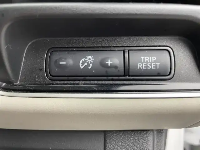 日産 セレナ ハイウェイスター V 富山県 2021(令3)年 5.9万km ブリリアントホワイトパール 2トーン 純正10型ナビ（AM/FM/BT/DVD/フルセグ）/全方位カメラ/純正11型後席モニター/ドライブレコーダー/ETC/両側パワースライドドア/ブラインドスポットモニター/衝突被害軽減システム/レーダークルーズコントロール/レーンキープアシスト/コーナーセンサー/横滑り防止装置/アイドリングストップ/デジタルインナーミラー/オートホールド付電子パーキング/純正アルミホイール/純正フロアマット/オートLEDライト/スマートキー/スペアキー