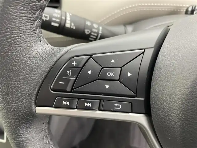 日産 セレナ ハイウェイスター V 富山県 2021(令3)年 5.9万km ブリリアントホワイトパール 2トーン 純正10型ナビ（AM/FM/BT/DVD/フルセグ）/全方位カメラ/純正11型後席モニター/ドライブレコーダー/ETC/両側パワースライドドア/ブラインドスポットモニター/衝突被害軽減システム/レーダークルーズコントロール/レーンキープアシスト/コーナーセンサー/横滑り防止装置/アイドリングストップ/デジタルインナーミラー/オートホールド付電子パーキング/純正アルミホイール/純正フロアマット/オートLEDライト/スマートキー/スペアキー