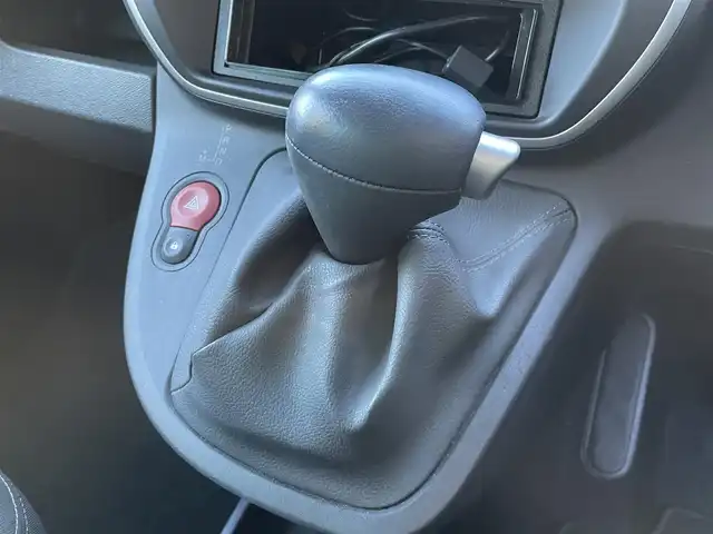 ルノー カングー クルール 埼玉県 2020(令2)年 3.2万km 黄 /ワンオーナー//社外メモリナビ//フルセグTV//バックカメラ//CD/DVD/Bluetooth//両側スライドドア//クルーズコントロール//ETC//キーレス//前後ドライブレコーダー//革巻きステアリング//W.サイドエアバッグ//ABS//横滑り防止装置//前後フォグランプ//プライバシーガラス//新車時保証書//取扱説明書//ナビ取説//スペアキー