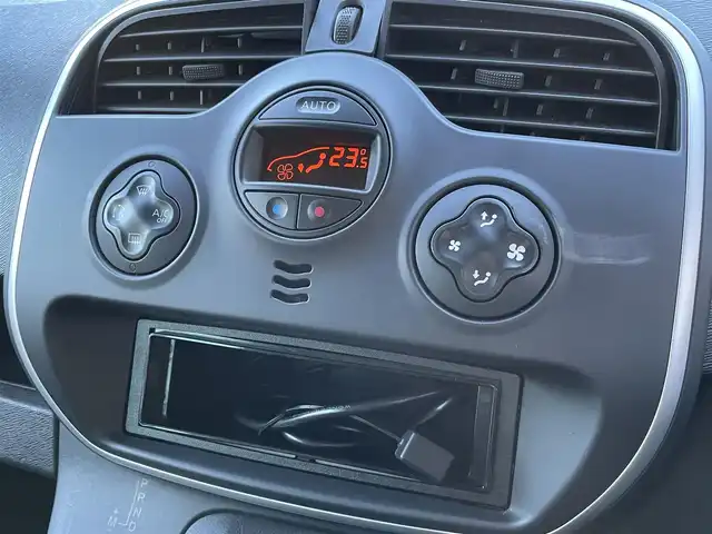 ルノー カングー クルール 埼玉県 2020(令2)年 3.2万km 黄 /ワンオーナー//社外メモリナビ//フルセグTV//バックカメラ//CD/DVD/Bluetooth//両側スライドドア//クルーズコントロール//ETC//キーレス//前後ドライブレコーダー//革巻きステアリング//W.サイドエアバッグ//ABS//横滑り防止装置//前後フォグランプ//プライバシーガラス//新車時保証書//取扱説明書//ナビ取説//スペアキー