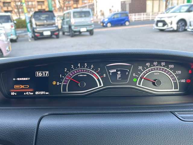 ホンダ Ｎ ＢＯＸ カスタム G L ターボ ホンダセンシング 鳥取県 2018(平30)年 5.2万km プラチナホワイトパール ホンダセンシング/・衝突軽減ブレーキ/・前後誤発信抑制機能/・歩行者事故低減ステアリング/・路外逸脱抑制機能/・アダプティブクルーズコントロール/・車線維持支援システム/・オートハイビーム/・先行車発進お知らせ機能/・標識認識機能/Gathers8型ナビ【VXU-185NBi】/・フルセグ/Bluetooth/CD/DVD/バックカメラ/前方ドライブレコーダー/スマートキー/プッシュスタート/ビルトインETC/ハーフレザーシート/両側電動スライドドア/純正15AW/LEDヘッドライト/LEDフォグ/オートライト/W＆サイドエアバック/カーテンエアバック