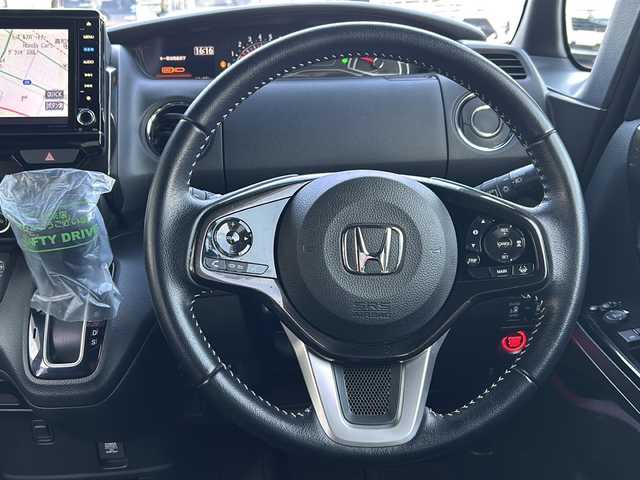 ホンダ Ｎ ＢＯＸ カスタム G L ターボ ホンダセンシング 鳥取県 2018(平30)年 5.2万km プラチナホワイトパール ホンダセンシング/・衝突軽減ブレーキ/・前後誤発信抑制機能/・歩行者事故低減ステアリング/・路外逸脱抑制機能/・アダプティブクルーズコントロール/・車線維持支援システム/・オートハイビーム/・先行車発進お知らせ機能/・標識認識機能/Gathers8型ナビ【VXU-185NBi】/・フルセグ/Bluetooth/CD/DVD/バックカメラ/前方ドライブレコーダー/スマートキー/プッシュスタート/ビルトインETC/ハーフレザーシート/両側電動スライドドア/純正15AW/LEDヘッドライト/LEDフォグ/オートライト/W＆サイドエアバック/カーテンエアバック