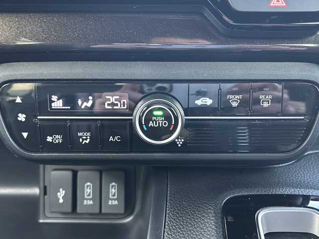 ホンダ Ｎ ＢＯＸ カスタム G L ターボ ホンダセンシング 鳥取県 2018(平30)年 5.2万km プラチナホワイトパール ホンダセンシング/・衝突軽減ブレーキ/・前後誤発信抑制機能/・歩行者事故低減ステアリング/・路外逸脱抑制機能/・アダプティブクルーズコントロール/・車線維持支援システム/・オートハイビーム/・先行車発進お知らせ機能/・標識認識機能/Gathers8型ナビ【VXU-185NBi】/・フルセグ/Bluetooth/CD/DVD/バックカメラ/前方ドライブレコーダー/スマートキー/プッシュスタート/ビルトインETC/ハーフレザーシート/両側電動スライドドア/純正15AW/LEDヘッドライト/LEDフォグ/オートライト/W＆サイドエアバック/カーテンエアバック