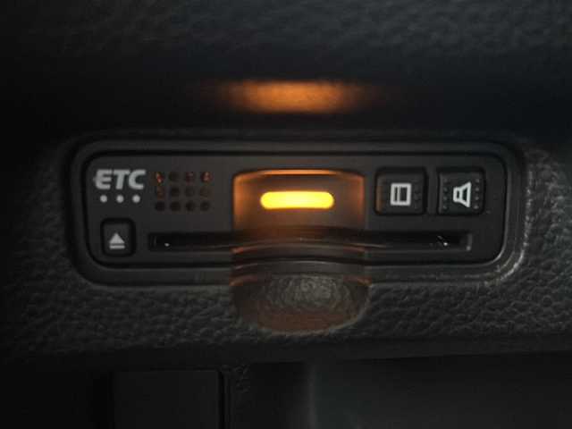 ホンダ Ｎ ＢＯＸ カスタム G L ターボ ホンダセンシング 鳥取県 2018(平30)年 5.2万km プラチナホワイトパール ホンダセンシング/・衝突軽減ブレーキ/・前後誤発信抑制機能/・歩行者事故低減ステアリング/・路外逸脱抑制機能/・アダプティブクルーズコントロール/・車線維持支援システム/・オートハイビーム/・先行車発進お知らせ機能/・標識認識機能/Gathers8型ナビ【VXU-185NBi】/・フルセグ/Bluetooth/CD/DVD/バックカメラ/前方ドライブレコーダー/スマートキー/プッシュスタート/ビルトインETC/ハーフレザーシート/両側電動スライドドア/純正15AW/LEDヘッドライト/LEDフォグ/オートライト/W＆サイドエアバック/カーテンエアバック