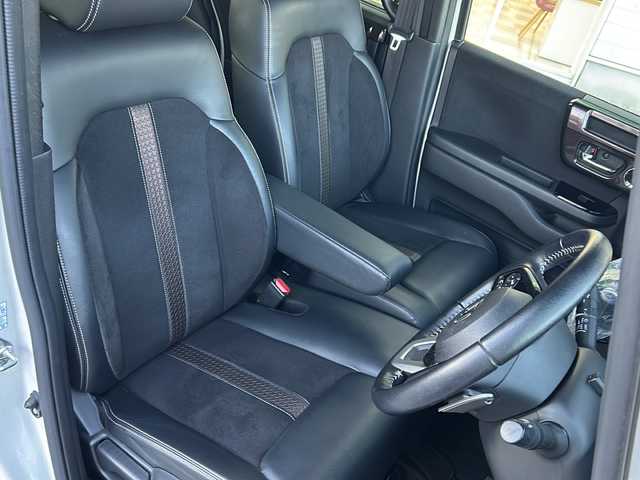 ホンダ Ｎ ＢＯＸ カスタム G L ターボ ホンダセンシング 鳥取県 2018(平30)年 5.2万km プラチナホワイトパール ホンダセンシング/・衝突軽減ブレーキ/・前後誤発信抑制機能/・歩行者事故低減ステアリング/・路外逸脱抑制機能/・アダプティブクルーズコントロール/・車線維持支援システム/・オートハイビーム/・先行車発進お知らせ機能/・標識認識機能/Gathers8型ナビ【VXU-185NBi】/・フルセグ/Bluetooth/CD/DVD/バックカメラ/前方ドライブレコーダー/スマートキー/プッシュスタート/ビルトインETC/ハーフレザーシート/両側電動スライドドア/純正15AW/LEDヘッドライト/LEDフォグ/オートライト/W＆サイドエアバック/カーテンエアバック