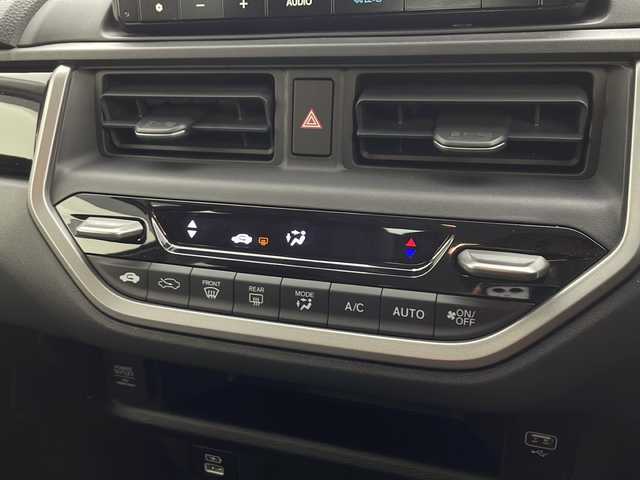 ホンダ ＷＲ－Ｖ Z 愛知県 2024(令6)年 0.1万km プラチナホワイトパール /純正8インチメモリナビ//FM/AM/BT/ipod/USB/フルセグ//純正ドライブレコーダー//ハーフレザーシート//革巻きステアリング//ステアリングスイッチ//パドルシフト//バックカメラ//ETC//LEDオートライト//フロントフォグランプ//オートハイビーム//ホンダセンシング//CMBS//ACC//LKAS//先行車発進お知らせ機能//コーナーセンサー//横滑り防止装置//純正フロアマット//純正ドアバイザー//ISOFIX//プッシュスタート//スマートキー//トノカバー//スペアキー