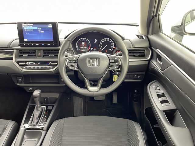 ホンダ ＷＲ－Ｖ Z 愛知県 2024(令6)年 0.1万km プラチナホワイトパール /純正8インチメモリナビ//FM/AM/BT/ipod/USB/フルセグ//純正ドライブレコーダー//ハーフレザーシート//革巻きステアリング//ステアリングスイッチ//パドルシフト//バックカメラ//ETC//LEDオートライト//フロントフォグランプ//オートハイビーム//ホンダセンシング//CMBS//ACC//LKAS//先行車発進お知らせ機能//コーナーセンサー//横滑り防止装置//純正フロアマット//純正ドアバイザー//ISOFIX//プッシュスタート//スマートキー//トノカバー//スペアキー