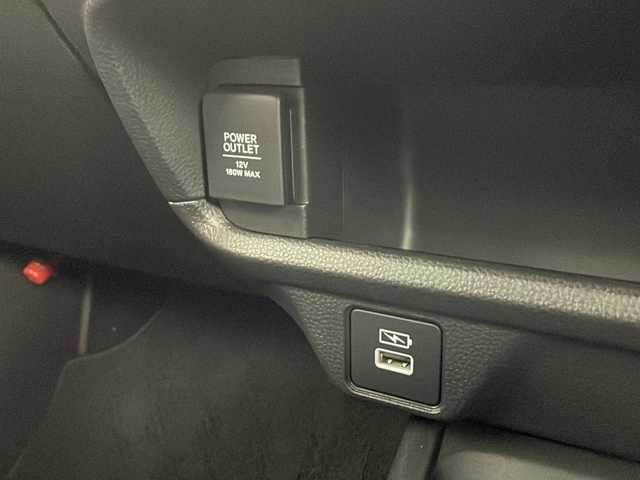 ホンダ ＷＲ－Ｖ Z 愛知県 2024(令6)年 0.1万km プラチナホワイトパール /純正8インチメモリナビ//FM/AM/BT/ipod/USB/フルセグ//純正ドライブレコーダー//ハーフレザーシート//革巻きステアリング//ステアリングスイッチ//パドルシフト//バックカメラ//ETC//LEDオートライト//フロントフォグランプ//オートハイビーム//ホンダセンシング//CMBS//ACC//LKAS//先行車発進お知らせ機能//コーナーセンサー//横滑り防止装置//純正フロアマット//純正ドアバイザー//ISOFIX//プッシュスタート//スマートキー//トノカバー//スペアキー