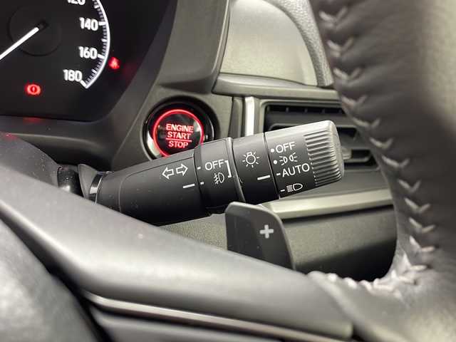 ホンダ ＷＲ－Ｖ Z 愛知県 2024(令6)年 0.1万km プラチナホワイトパール /純正8インチメモリナビ//FM/AM/BT/ipod/USB/フルセグ//純正ドライブレコーダー//ハーフレザーシート//革巻きステアリング//ステアリングスイッチ//パドルシフト//バックカメラ//ETC//LEDオートライト//フロントフォグランプ//オートハイビーム//ホンダセンシング//CMBS//ACC//LKAS//先行車発進お知らせ機能//コーナーセンサー//横滑り防止装置//純正フロアマット//純正ドアバイザー//ISOFIX//プッシュスタート//スマートキー//トノカバー//スペアキー