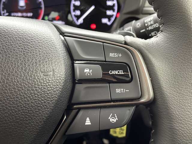 ホンダ ＷＲ－Ｖ Z 愛知県 2024(令6)年 0.1万km プラチナホワイトパール /純正8インチメモリナビ//FM/AM/BT/ipod/USB/フルセグ//純正ドライブレコーダー//ハーフレザーシート//革巻きステアリング//ステアリングスイッチ//パドルシフト//バックカメラ//ETC//LEDオートライト//フロントフォグランプ//オートハイビーム//ホンダセンシング//CMBS//ACC//LKAS//先行車発進お知らせ機能//コーナーセンサー//横滑り防止装置//純正フロアマット//純正ドアバイザー//ISOFIX//プッシュスタート//スマートキー//トノカバー//スペアキー