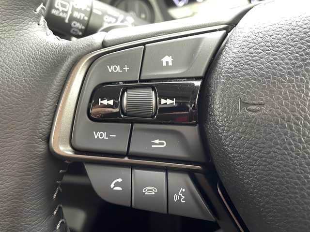 ホンダ ＷＲ－Ｖ Z 愛知県 2024(令6)年 0.1万km プラチナホワイトパール /純正8インチメモリナビ//FM/AM/BT/ipod/USB/フルセグ//純正ドライブレコーダー//ハーフレザーシート//革巻きステアリング//ステアリングスイッチ//パドルシフト//バックカメラ//ETC//LEDオートライト//フロントフォグランプ//オートハイビーム//ホンダセンシング//CMBS//ACC//LKAS//先行車発進お知らせ機能//コーナーセンサー//横滑り防止装置//純正フロアマット//純正ドアバイザー//ISOFIX//プッシュスタート//スマートキー//トノカバー//スペアキー