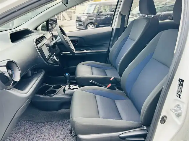 トヨタ アクア S 岡山県 2017(平29)年 12.9万km ライムホワイトパールクリスタルシャイン (株)IDOMが運営する【じしゃロン岡山店】の自社ローン専用車両になります。こちらは現金またはオートローンご利用時の価格です。自社ローンご希望の方は別途その旨お申付け下さい/プッシュスタート/純正7インチナビ/フルセグTV/バックカメラ/Bluetooth/ETC