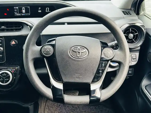 トヨタ アクア S 岡山県 2017(平29)年 12.9万km ライムホワイトパールクリスタルシャイン (株)IDOMが運営する【じしゃロン岡山店】の自社ローン専用車両になります。こちらは現金またはオートローンご利用時の価格です。自社ローンご希望の方は別途その旨お申付け下さい/プッシュスタート/純正7インチナビ/フルセグTV/バックカメラ/Bluetooth/ETC