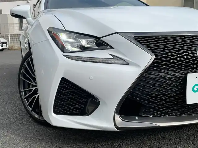 レクサス ＲＣ Ｆ 神奈川県 2015(平27)年 6.1万km ホワイトノーヴァガラスフレーク サンルーフ/黒/オレンジ革シート/KUHL RACINGマフラー/純正OP19インチAW/電動リヤスポイラー/LEDヘッドライト/純正SDナビ・地デジTV/純正CD/DVD/ブルーレイ/USB/BT/SD/MSV/バックモニター/ビルトインETC/カーボンインテリアパネル/レクサスセーフティシステム+/レーダークルーズコントロール/衝突軽減ブレーキ/LTA/BSM/コーナーセンサー/オートハイビーム/前席パワーシート/シートヒーター/エアシート/ステアリングヒーター/社外デジタルミラー/前後ドライブレコーダー/プッシュスタート/スマートキー×2/H27/28/29/R2/5年ディーラー整備記録/保証書・取説あり