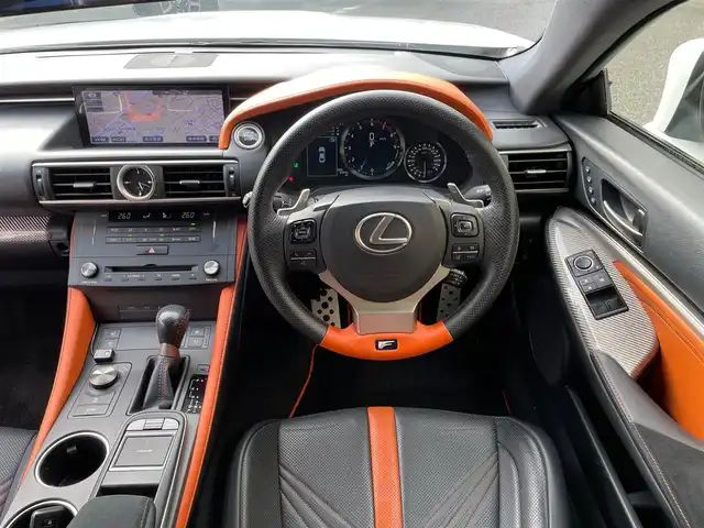 レクサス ＲＣ Ｆ 神奈川県 2015(平27)年 6.1万km ホワイトノーヴァガラスフレーク サンルーフ/黒/オレンジ革シート/KUHL RACINGマフラー/純正OP19インチAW/電動リヤスポイラー/LEDヘッドライト/純正SDナビ・地デジTV/純正CD/DVD/ブルーレイ/USB/BT/SD/MSV/バックモニター/ビルトインETC/カーボンインテリアパネル/レクサスセーフティシステム+/レーダークルーズコントロール/衝突軽減ブレーキ/LTA/BSM/コーナーセンサー/オートハイビーム/前席パワーシート/シートヒーター/エアシート/ステアリングヒーター/社外デジタルミラー/前後ドライブレコーダー/プッシュスタート/スマートキー×2/H27/28/29/R2/5年ディーラー整備記録/保証書・取説あり