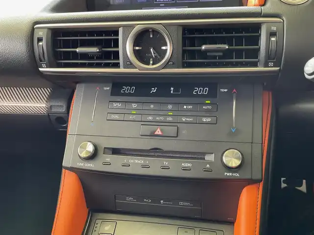 レクサス ＲＣ Ｆ 神奈川県 2015(平27)年 6.1万km ホワイトノーヴァガラスフレーク サンルーフ/黒/オレンジ革シート/KUHL RACINGマフラー/純正OP19インチAW/電動リヤスポイラー/LEDヘッドライト/純正SDナビ・地デジTV/純正CD/DVD/ブルーレイ/USB/BT/SD/MSV/バックモニター/ビルトインETC/カーボンインテリアパネル/レクサスセーフティシステム+/レーダークルーズコントロール/衝突軽減ブレーキ/LTA/BSM/コーナーセンサー/オートハイビーム/前席パワーシート/シートヒーター/エアシート/ステアリングヒーター/社外デジタルミラー/前後ドライブレコーダー/プッシュスタート/スマートキー×2/H27/28/29/R2/5年ディーラー整備記録/保証書・取説あり