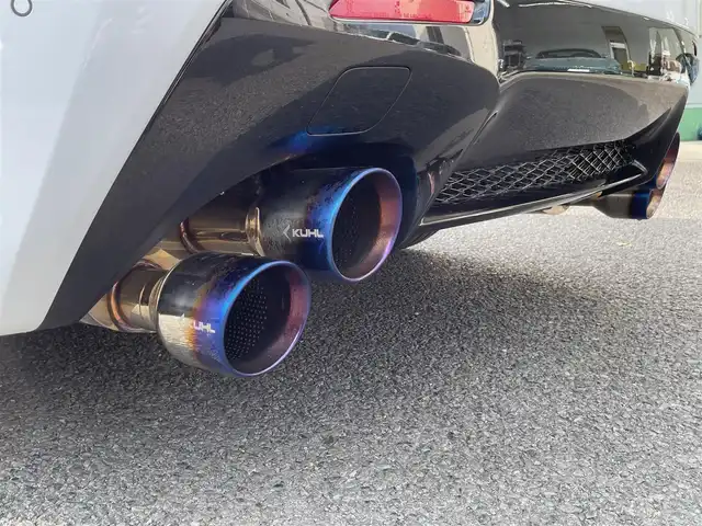 レクサス ＲＣ Ｆ 神奈川県 2015(平27)年 6.1万km ホワイトノーヴァガラスフレーク サンルーフ/黒/オレンジ革シート/KUHL RACINGマフラー/純正OP19インチAW/電動リヤスポイラー/LEDヘッドライト/純正SDナビ・地デジTV/純正CD/DVD/ブルーレイ/USB/BT/SD/MSV/バックモニター/ビルトインETC/カーボンインテリアパネル/レクサスセーフティシステム+/レーダークルーズコントロール/衝突軽減ブレーキ/LTA/BSM/コーナーセンサー/オートハイビーム/前席パワーシート/シートヒーター/エアシート/ステアリングヒーター/社外デジタルミラー/前後ドライブレコーダー/プッシュスタート/スマートキー×2/H27/28/29/R2/5年ディーラー整備記録/保証書・取説あり