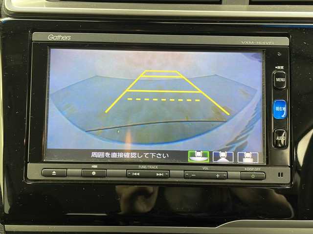 ホンダ フィット 13G Sパッケージ 栃木県 2015(平27)年 15.9万km プレミアムホワイトパールⅡ シティブレーキアシスト/純正ナビ/　フルセグ/CD/DVD/AM/FM/SD/BT/バックカメラ/オートライト/フォグランプ/電格ウィンカーミラー/クルーズコントロール/ステアリングスイッチ/パドルシフト/ドライブレコーダー/プッシュスタート/スマートスペアキー/純正リヤスポイラー/純正15インチAW付185/60夏タイヤ車載