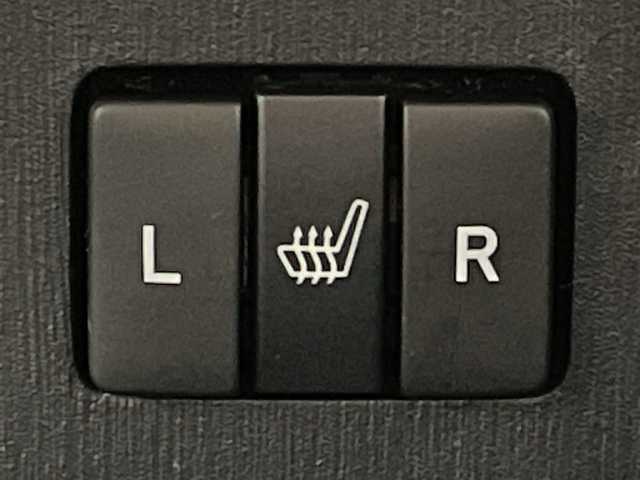 トヨタ プリウス α S チューンブラック Ⅱ 岐阜県 2020(令2)年 4万km ブラックマイカ 純正ナビ/(AM/FM/CD/SD/BT/DVD/フルセグ)/レーダークルーズコントロール/D＋N席シートヒーター/バックカメラ/ビルトインＥＴＣ/オートハイビーム/レーンキープアシスト/スマートキー/プッシュスタート/スペアキー/全席オートＰＷ/革巻きステアリング/ステアリングスイッチ/フォグランプ/純正フロアマット/純正サイドバイザー/純正ＡＷ/取扱説明書/保証書