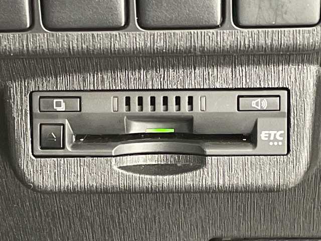 トヨタ プリウス α S チューンブラック Ⅱ 岐阜県 2020(令2)年 4万km ブラックマイカ 純正ナビ/(AM/FM/CD/SD/BT/DVD/フルセグ)/レーダークルーズコントロール/D＋N席シートヒーター/バックカメラ/ビルトインＥＴＣ/オートハイビーム/レーンキープアシスト/スマートキー/プッシュスタート/スペアキー/全席オートＰＷ/革巻きステアリング/ステアリングスイッチ/フォグランプ/純正フロアマット/純正サイドバイザー/純正ＡＷ/取扱説明書/保証書