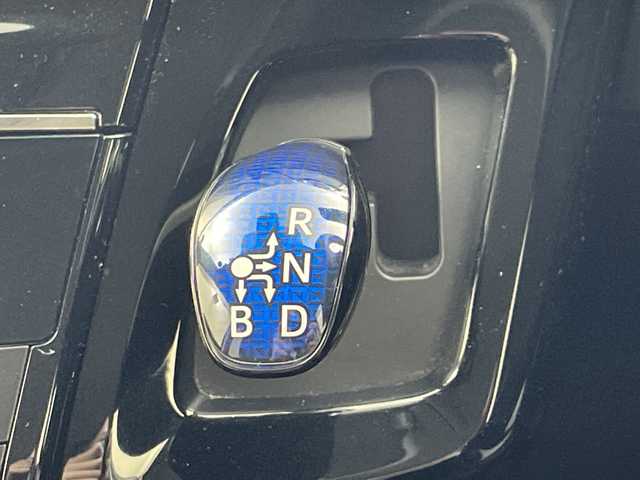 トヨタ プリウス α S チューンブラック Ⅱ 岐阜県 2020(令2)年 4万km ブラックマイカ 純正ナビ/(AM/FM/CD/SD/BT/DVD/フルセグ)/レーダークルーズコントロール/D＋N席シートヒーター/バックカメラ/ビルトインＥＴＣ/オートハイビーム/レーンキープアシスト/スマートキー/プッシュスタート/スペアキー/全席オートＰＷ/革巻きステアリング/ステアリングスイッチ/フォグランプ/純正フロアマット/純正サイドバイザー/純正ＡＷ/取扱説明書/保証書