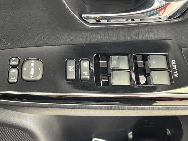 トヨタ プリウス α S チューンブラック Ⅱ 岐阜県 2020(令2)年 4万km ブラックマイカ 純正ナビ/(AM/FM/CD/SD/BT/DVD/フルセグ)/レーダークルーズコントロール/D＋N席シートヒーター/バックカメラ/ビルトインＥＴＣ/オートハイビーム/レーンキープアシスト/スマートキー/プッシュスタート/スペアキー/全席オートＰＷ/革巻きステアリング/ステアリングスイッチ/フォグランプ/純正フロアマット/純正サイドバイザー/純正ＡＷ/取扱説明書/保証書