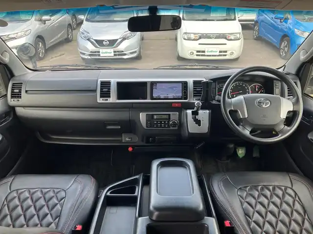 トヨタ ハイエース GL 道南・函館 2015(平27)年 6.3万km ブラックマイカ ・４WD/・社外20インチアルミ/・純正ディーラーOPナビ/・Bluetooth/・DVD.CD.フルセグTV．SD/・社外フリップダウンモニター/・バックカメラ/・左パワースライドドア/・LEDライト/・オートライト/・社外シートカバー/・社外シフトノブ/・社外コンソールボックス/・リアヒーター・リアエアコン/・キーレス