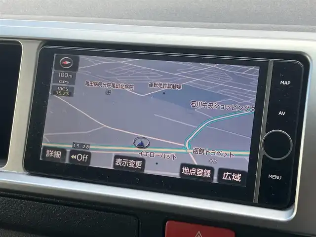トヨタ ハイエース GL 道南・函館 2015(平27)年 6.3万km ブラックマイカ ・４WD/・社外20インチアルミ/・純正ディーラーOPナビ/・Bluetooth/・DVD.CD.フルセグTV．SD/・社外フリップダウンモニター/・バックカメラ/・左パワースライドドア/・LEDライト/・オートライト/・社外シートカバー/・社外シフトノブ/・社外コンソールボックス/・リアヒーター・リアエアコン/・キーレス