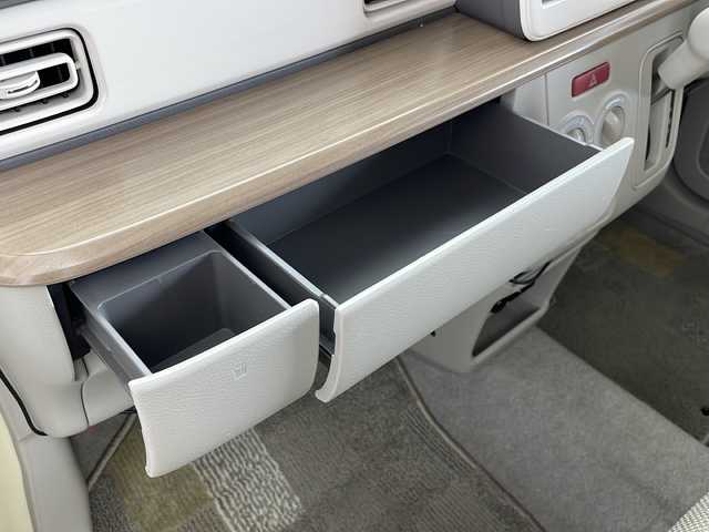 スズキ ラパン S 新潟県 2019(令1)年 4.1万km シフォンアイボリーM パナソニック製純正メモリナビ/(CN-RZ743W)/(CD.DVD.フルセグ.USB.Bluetooth)/全方位カメラ/革巻きステアリング/ステアリングリモコン/LEDオートライト/運転席シートヒーター/プッシュスタート/スマートキー×2/純正フロアマット/ドアバイザー