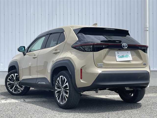 トヨタ ヤリスクロス ハイブリッド Z 熊本県 2024(令6)年 1万km ベージュ ディスプレイオーディオ/・ナビキット/・AM/FM/USB/BT/フルセグTV/・全周囲カメラ/トヨタセーフティセンス/・プリクラッシュセーフティ/・レーントレーシングアシスト/・クリアランスソナー/・パーキングサポートブレーキ/・ロードサインアシスト/・オートマチックハイビーム/レーダークルーズコントロール/ステアリングリモコン/ステアリングヒーター/ハーフレザーシート/・Ｄ／Ｎシートヒーター/・Ｄ席パワーシート/ビルトインＥＴＣ２．０/電動パーキング/オートホールド/LEDヘッドライト/オートライト/スマートキー/プッシュスタート/純正フロアマット/純正ドアバイザー/純正アルミホイール