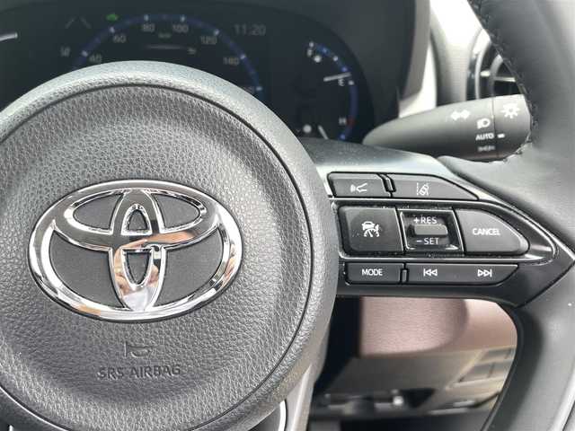 トヨタ ヤリスクロス ハイブリッド Z 熊本県 2024(令6)年 1万km ベージュ ディスプレイオーディオ/・ナビキット/・AM/FM/USB/BT/フルセグTV/・全周囲カメラ/トヨタセーフティセンス/・プリクラッシュセーフティ/・レーントレーシングアシスト/・クリアランスソナー/・パーキングサポートブレーキ/・ロードサインアシスト/・オートマチックハイビーム/レーダークルーズコントロール/ステアリングリモコン/ステアリングヒーター/ハーフレザーシート/・Ｄ／Ｎシートヒーター/・Ｄ席パワーシート/ビルトインＥＴＣ２．０/電動パーキング/オートホールド/LEDヘッドライト/オートライト/スマートキー/プッシュスタート/純正フロアマット/純正ドアバイザー/純正アルミホイール