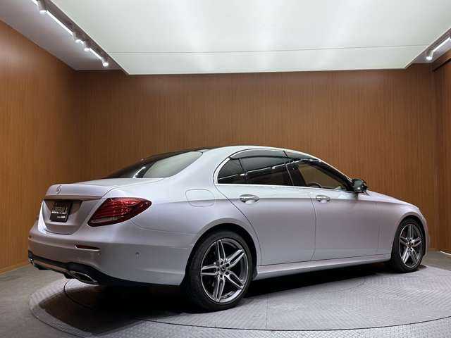 メルセデス・ベンツ Ｅ２２０ｄ アバンギャルド AMGライン 千葉県 2018(平30)年 2.1万km イリジウムシルバー エクスクルーシブＰＫＧ　/パノラマＳＲ　/ＡＣＣ　/黒革　/ナビ　/ＴＶ　/Ｂｌｕｅｔｏｏｔｈ　/３６０°　/Ｂｕｒｍｅｓｔｅｒサウンド　/アンビエントライト　/シートＨ　/電動トランク　/ＨＵＤ　/衝突軽減Ｂ　/ＢＳＭ　/ＬＫＡ