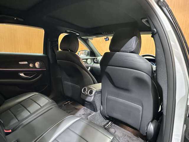メルセデス・ベンツ Ｅ２２０ｄ アバンギャルド AMGライン 千葉県 2018(平30)年 2.1万km イリジウムシルバー エクスクルーシブＰＫＧ　/パノラマＳＲ　/ＡＣＣ　/黒革　/ナビ　/ＴＶ　/Ｂｌｕｅｔｏｏｔｈ　/３６０°　/Ｂｕｒｍｅｓｔｅｒサウンド　/アンビエントライト　/シートＨ　/電動トランク　/ＨＵＤ　/衝突軽減Ｂ　/ＢＳＭ　/ＬＫＡ