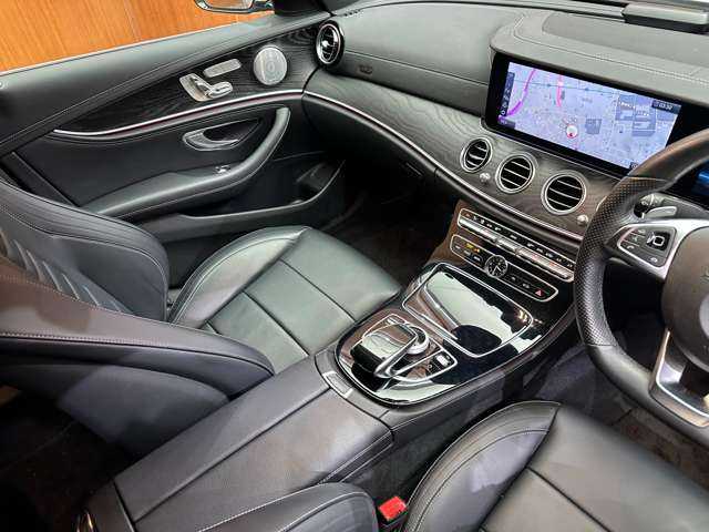 メルセデス・ベンツ Ｅ２２０ｄ アバンギャルド AMGライン 千葉県 2018(平30)年 2.1万km イリジウムシルバー エクスクルーシブＰＫＧ　/パノラマＳＲ　/ＡＣＣ　/黒革　/ナビ　/ＴＶ　/Ｂｌｕｅｔｏｏｔｈ　/３６０°　/Ｂｕｒｍｅｓｔｅｒサウンド　/アンビエントライト　/シートＨ　/電動トランク　/ＨＵＤ　/衝突軽減Ｂ　/ＢＳＭ　/ＬＫＡ