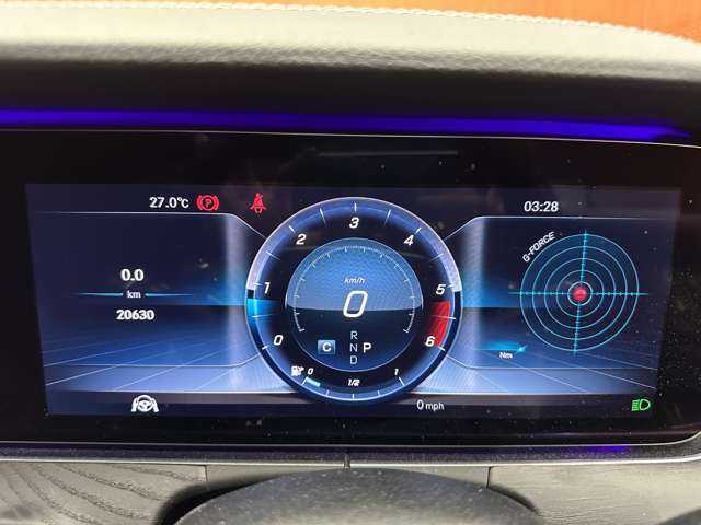 メルセデス・ベンツ Ｅ２２０ｄ アバンギャルド AMGライン 千葉県 2018(平30)年 2.1万km イリジウムシルバー エクスクルーシブＰＫＧ　/パノラマＳＲ　/ＡＣＣ　/黒革　/ナビ　/ＴＶ　/Ｂｌｕｅｔｏｏｔｈ　/３６０°　/Ｂｕｒｍｅｓｔｅｒサウンド　/アンビエントライト　/シートＨ　/電動トランク　/ＨＵＤ　/衝突軽減Ｂ　/ＢＳＭ　/ＬＫＡ